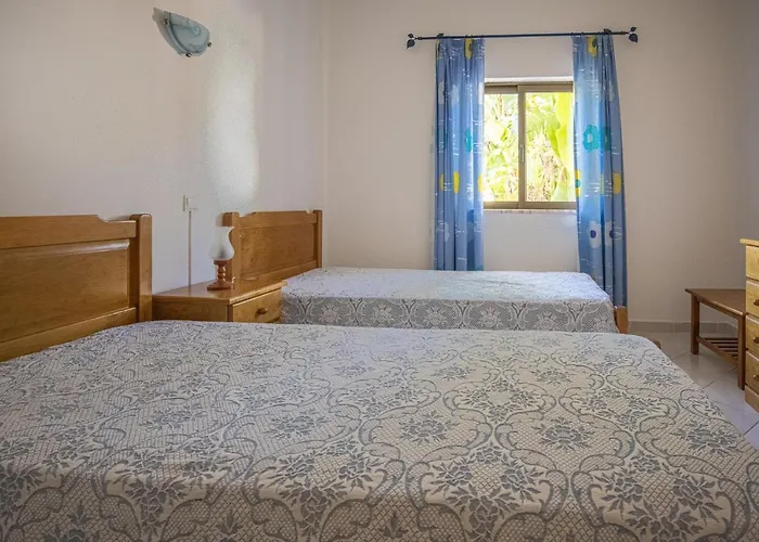 Quinta Dos Martins - Swimming Pool - By Bedzy Apartamento