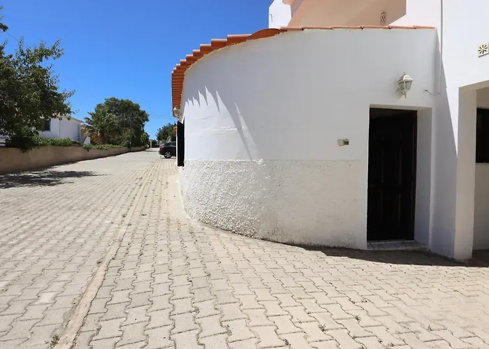 Quinta Dos Martins - Swimming Pool - By Bedzy *
